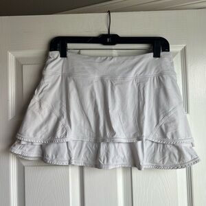 Lululemon rare white ruffle skirt size 6